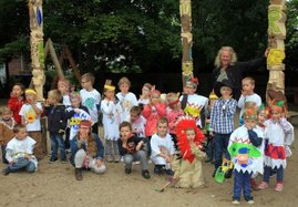 Kindergartenkinder Weidesheim und Ralf Kleiner