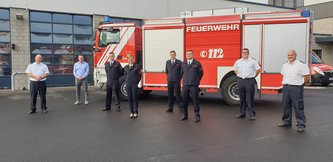 Die neuen Brandmeisteranwärter/innen 2020 vor der Feuerwache