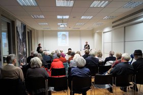 Der Hölderlin-Abend in der Stadtbibliothek war gut besucht.