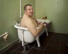 Dietmar Bär in der Badewanne