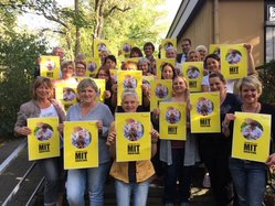 Kitaleitungen mit Aktionsplakaten