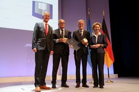 Preisverleihung Bundeswehr und Gesellschaft in Berlin