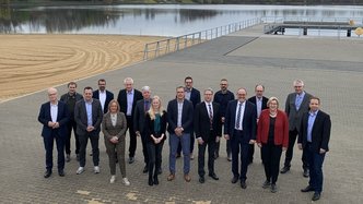 Die Beteiligten an der Hochwasserschutzkooperation gemeinsam in Zülpich.