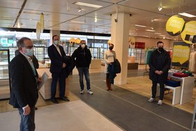 Gesprächsrunde in der Galeria Euskirchen; Foto: Scholl/Wochenspiegel